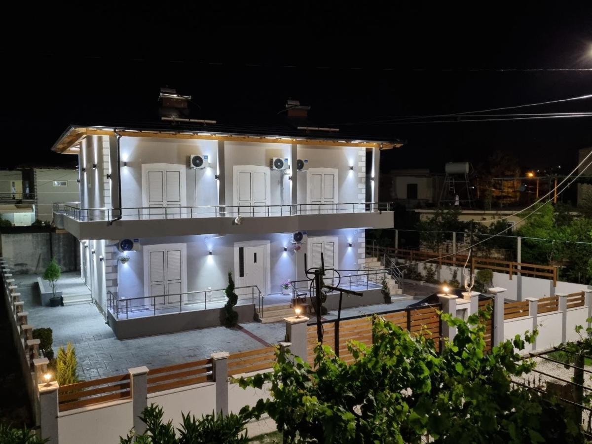 Vila Soleil Vlorë エクステリア 写真