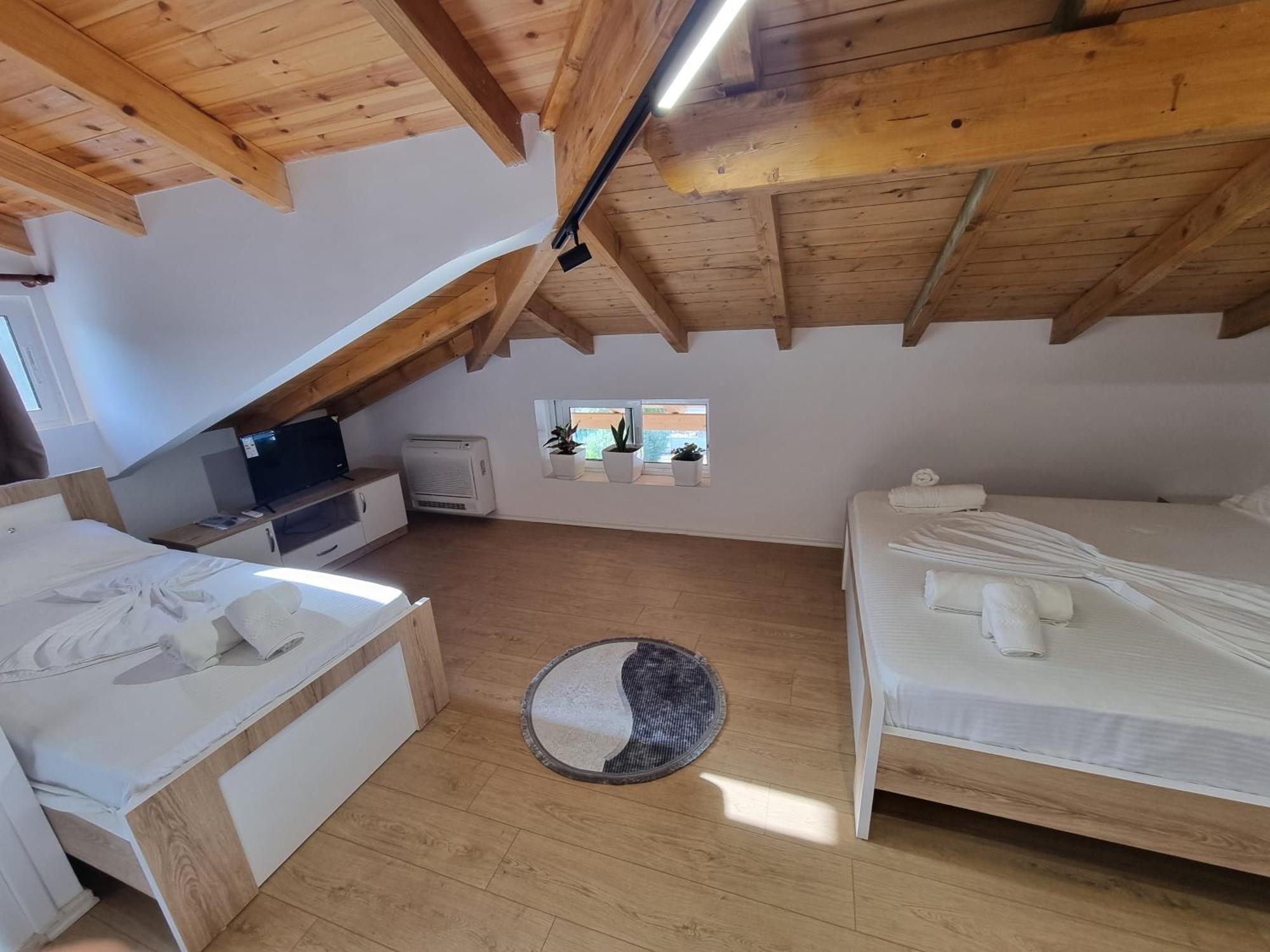 Vila Soleil Vlorë エクステリア 写真