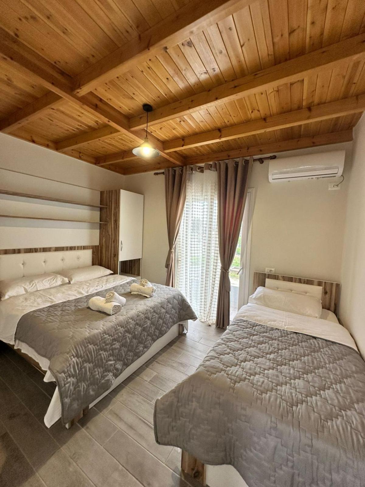 Vila Soleil Vlorë エクステリア 写真