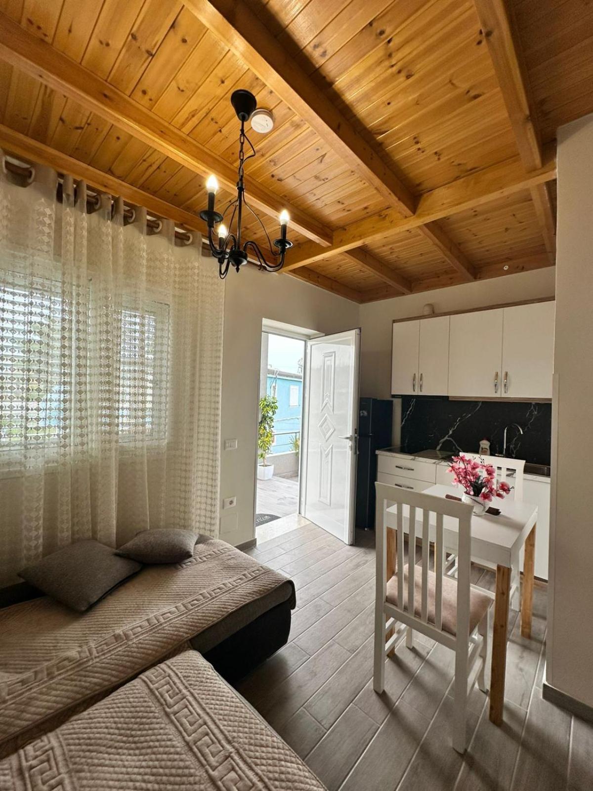 Vila Soleil Vlorë エクステリア 写真