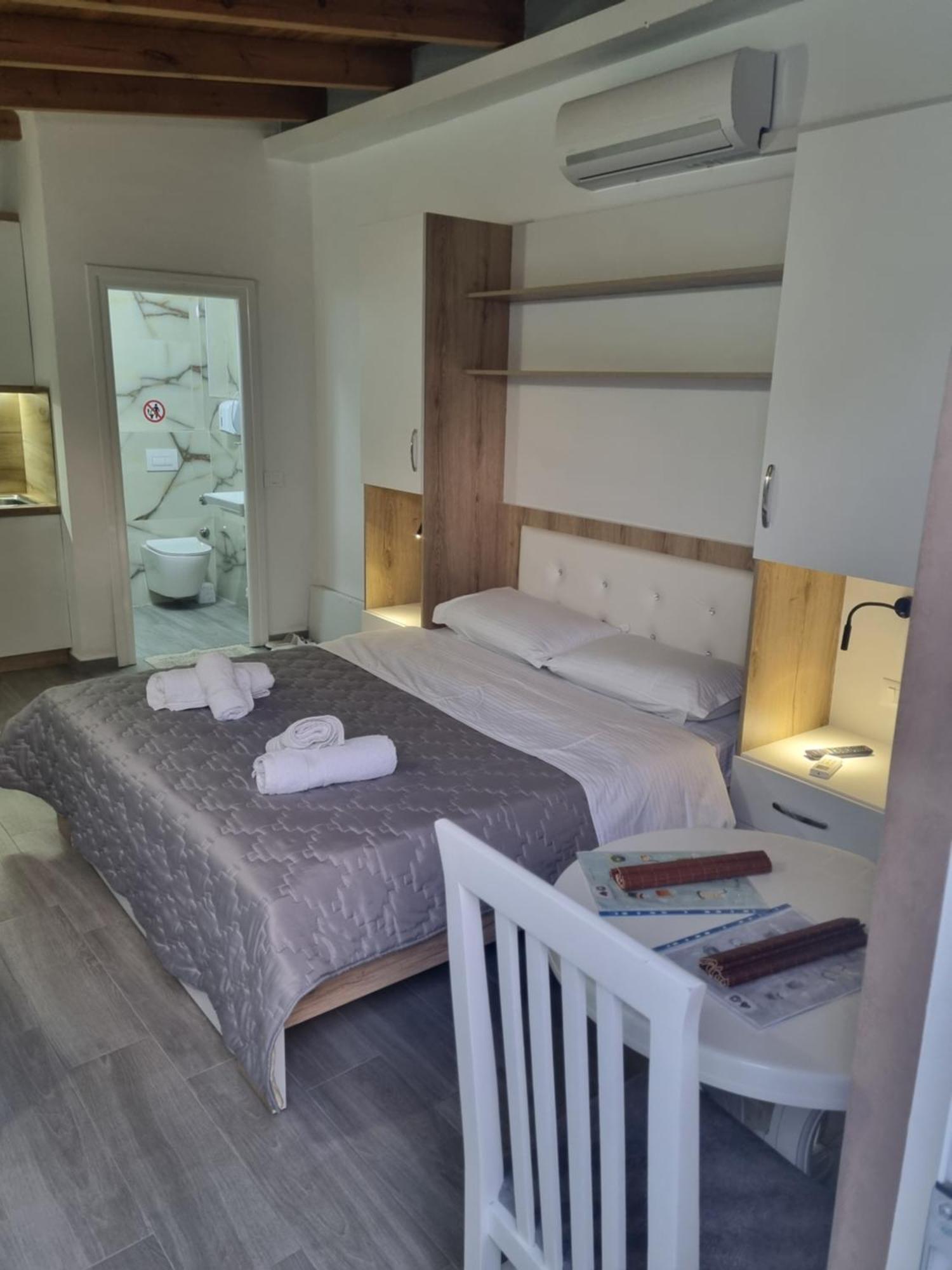 Vila Soleil Vlorë エクステリア 写真
